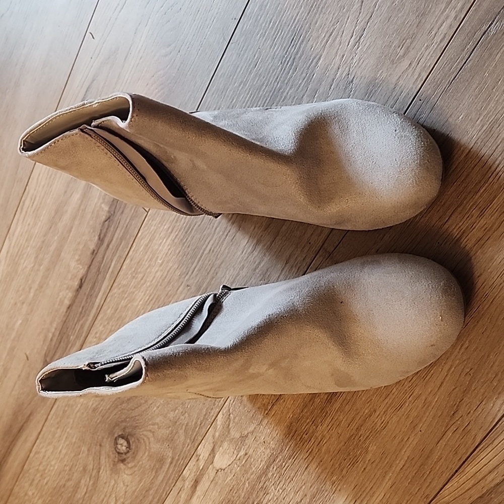 Grey short booties